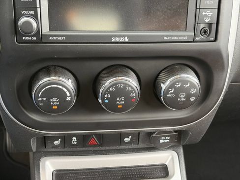 Used 2014 Jeep Compass Limited w/ Sun/Sound Group AWD/4WD image 28