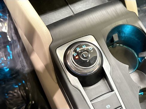 Used 2020 Ford Escape Titanium image 19