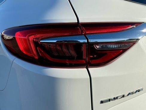 Used 2020 Buick Enclave Essence image 14