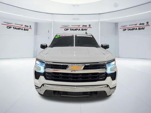Used 2023 Chevrolet Silverado 1500 LT AWD/4WD image 9