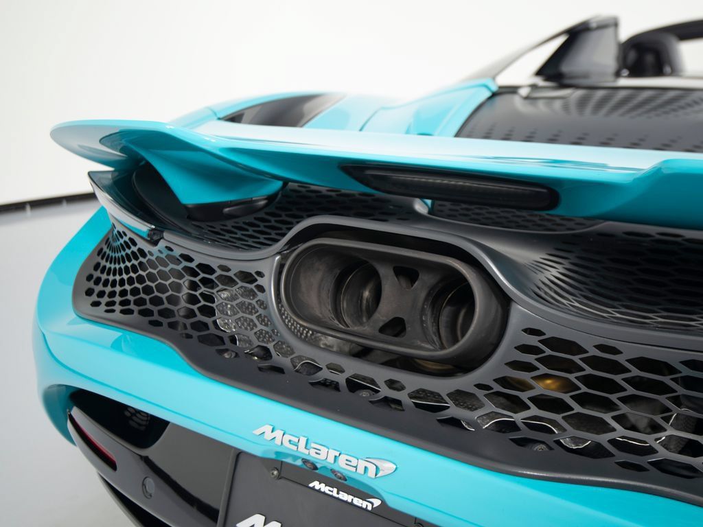 Used 2024 McLaren 750S Spider RWD image 48