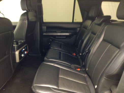 Used 2020 Ford Expedition XLT w/ Equipment Group 201A RWD image 18