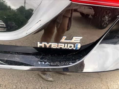 Used 2022 Toyota Camry LE FWD image 10