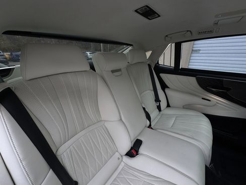 Used 2023 Lexus LS 500h AWD w/ Luxury Package image 57