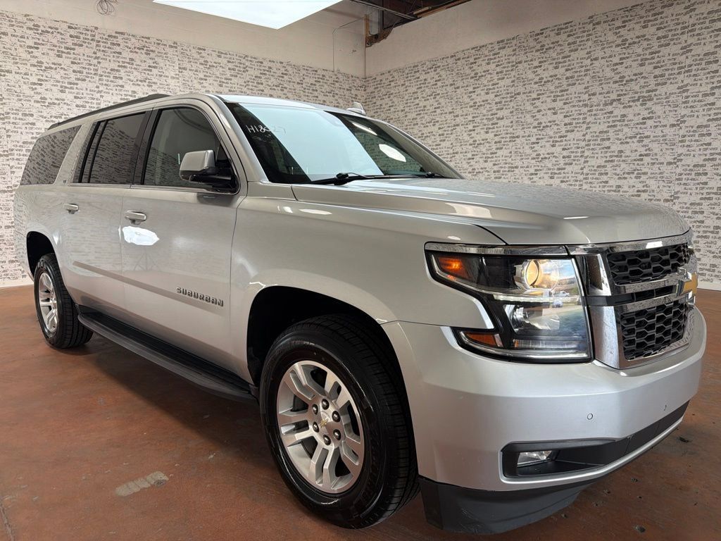 Used 2020 Chevrolet Suburban LT RWD image 1