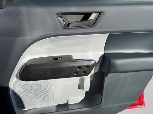 New 2025 Ford Maverick XLT image 28