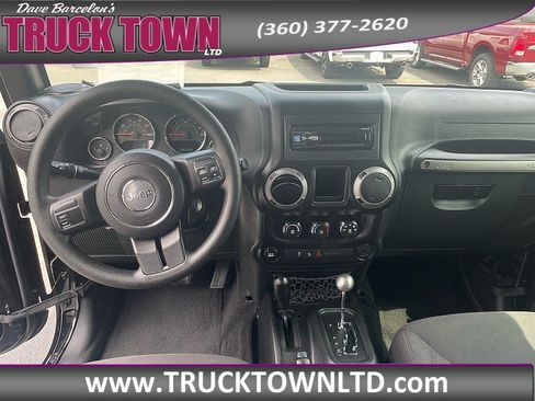 Used 2015 Jeep Wrangler Unlimited Sport w/ Max Tow Package AWD/4WD image 15