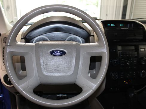 Used 2008 Ford Escape XLS FWD image 10