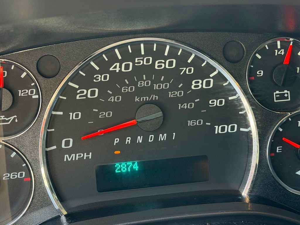 Used 2025 Chevrolet Express 2500 w/ Driver Convenience Package RWD image 13
