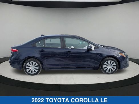 Used 2022 Toyota Corolla LE image 2