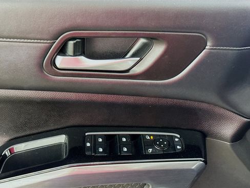 Used 2023 Nissan Pathfinder SL w/ SL Premium Package AWD/4WD image 22