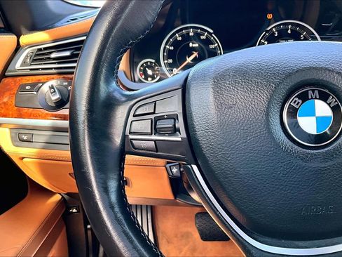 Used 2014 BMW 750Li image 23