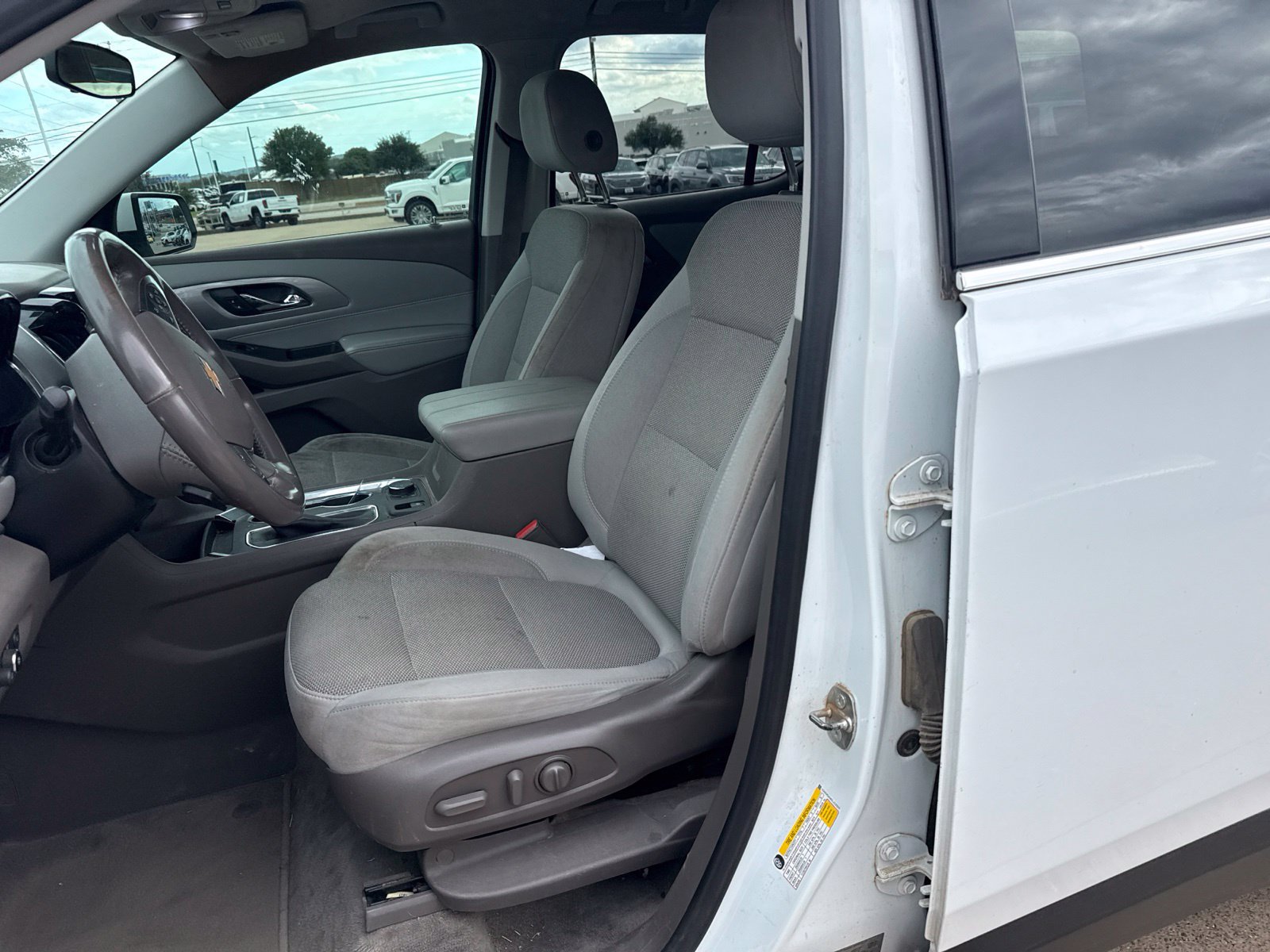 Used 2020 Chevrolet Traverse LT FWD image 7