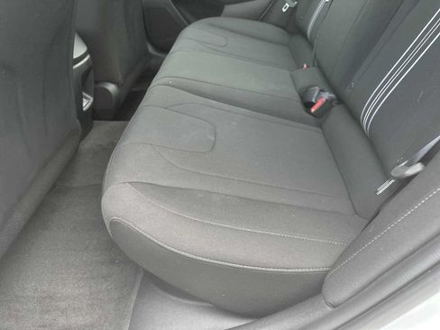New 2025 Hyundai Elantra SEL FWD image 27