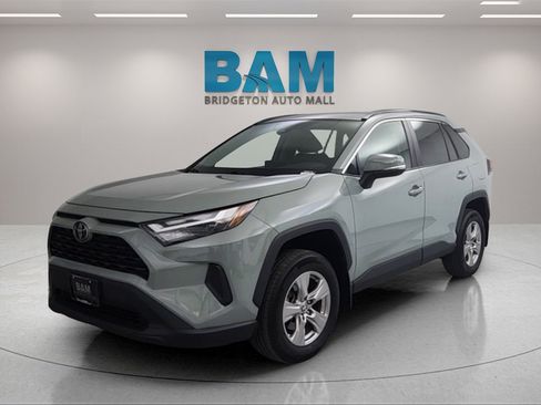 Used 2022 Toyota RAV4 XLE image 3