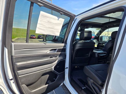 New 2026 Jeep Grand Wagoneer Limited AWD/4WD image 26