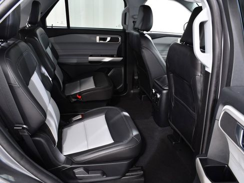 Used 2023 Ford Explorer XLT w/ Equipment Group 202A image 19