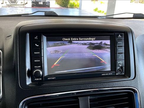 Used 2018 Dodge Grand Caravan SE FWD image 13