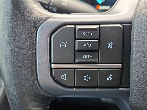 Used 2023 Ford F250 Lariat w/ Black Appearance Package image 21