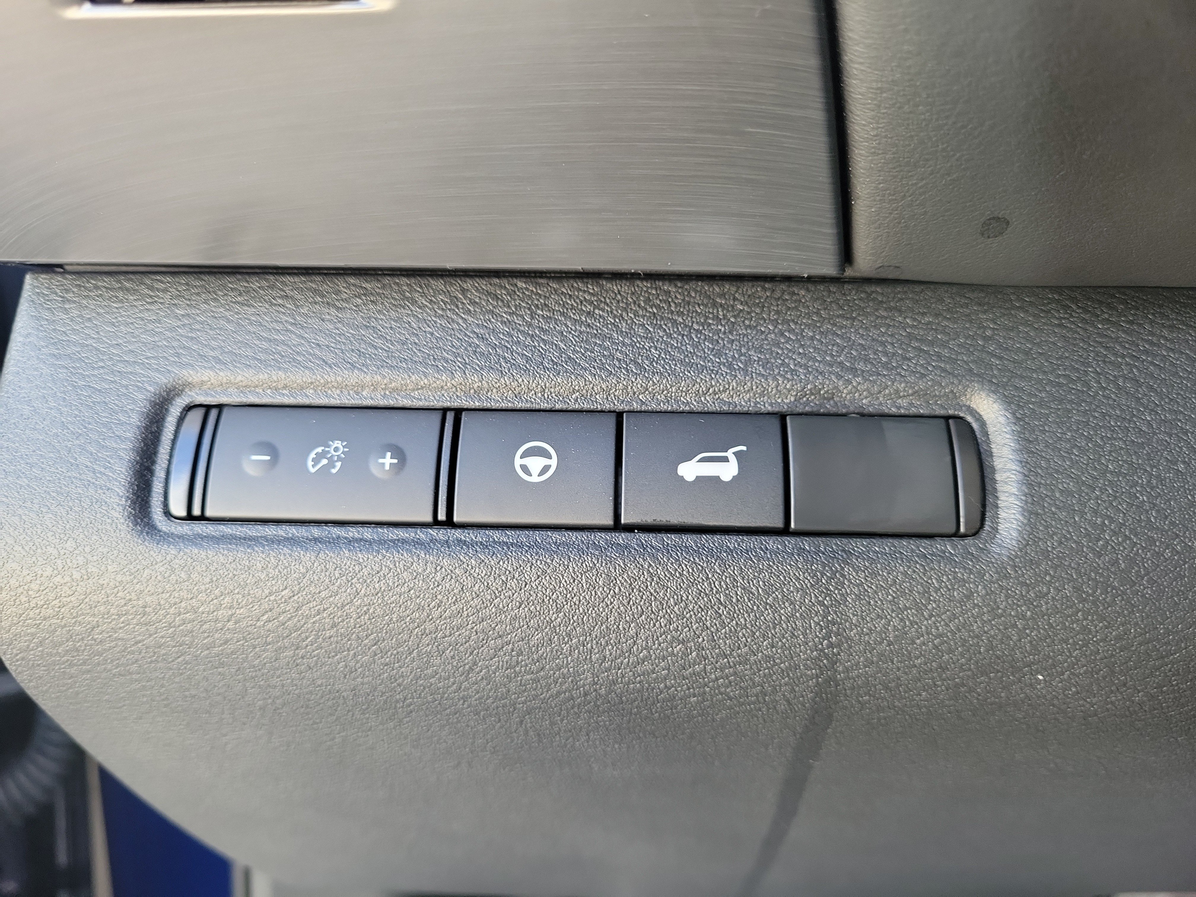 Certified 2025 Nissan Pathfinder SL FWD image 31