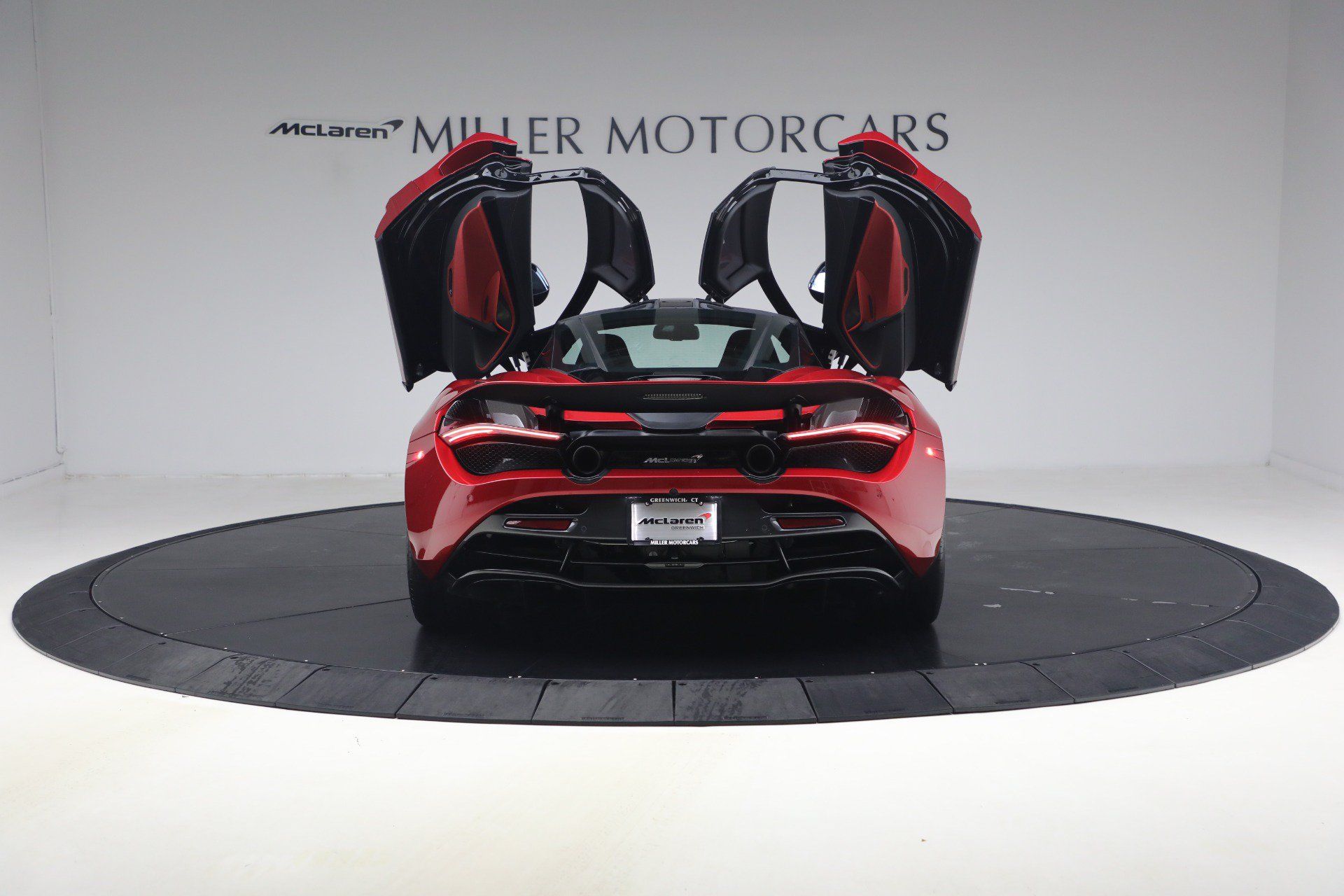 Used 2019 McLaren 720S Performance RWD image 16