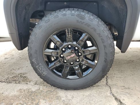 New 2026 GMC Sierra 2500 AT4 w/ AT4 Premium Plus Package AWD/4WD image 6