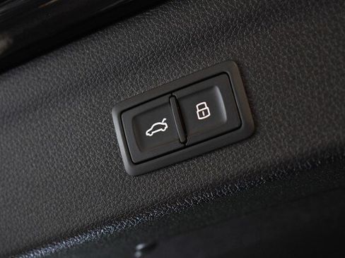 Used 2022 Audi Q3 2.0T Premium Plus w/ Premium Plus Package AWD/4WD image 16