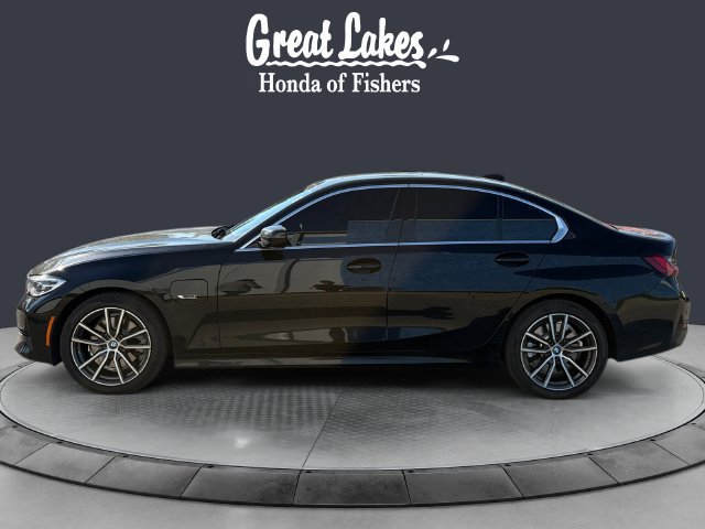 Used 2022 BMW 330e xDrive w/ Premium Package AWD/4WD image 2