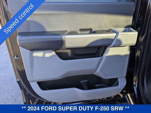 Used 2024 Ford F250 XLT w/ Snow Plow Prep Package image 31