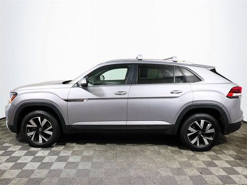 Used 2023 Volkswagen Atlas Cross Sport SE image 5
