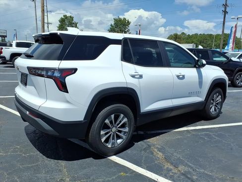 New 2027 Chevrolet Equinox LT w/ Safety and Technology Package FWD image 3