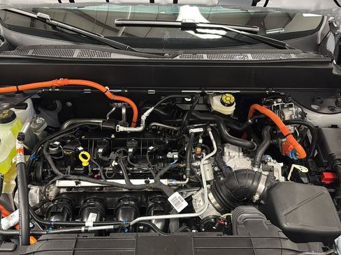 Used 2025 Ford Maverick XL w/ Equipment Group 101A AWD/4WD image 25