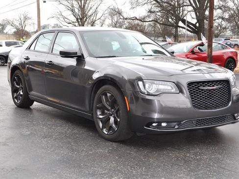 Used 2023 Chrysler 300 S w/ Comfort Group image 5