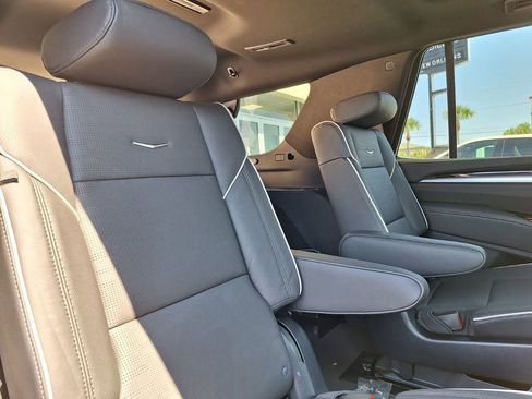 New 2026 Cadillac Escalade Luxury image 31