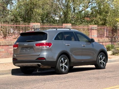 Used 2018 Kia Sorento EX FWD image 10