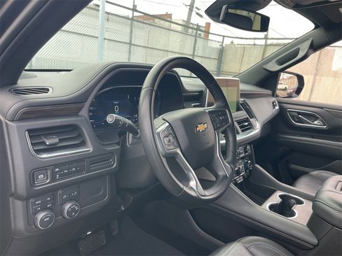 Used 2024 Chevrolet Suburban LT image 9