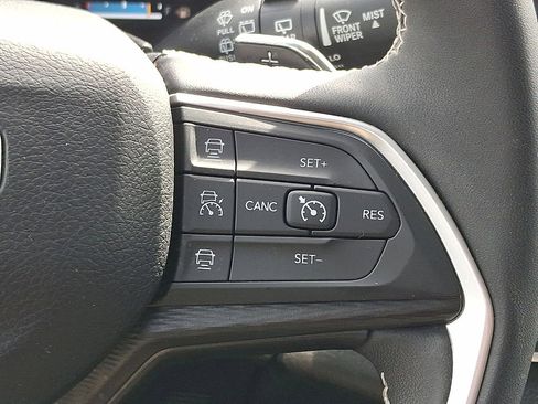 Certified 2023 Jeep Grand Cherokee Laredo w/ Luxury Tech Group I image 47