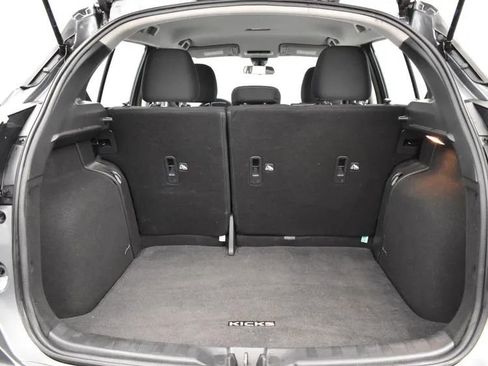 Used 2023 Nissan Kicks SV image 16