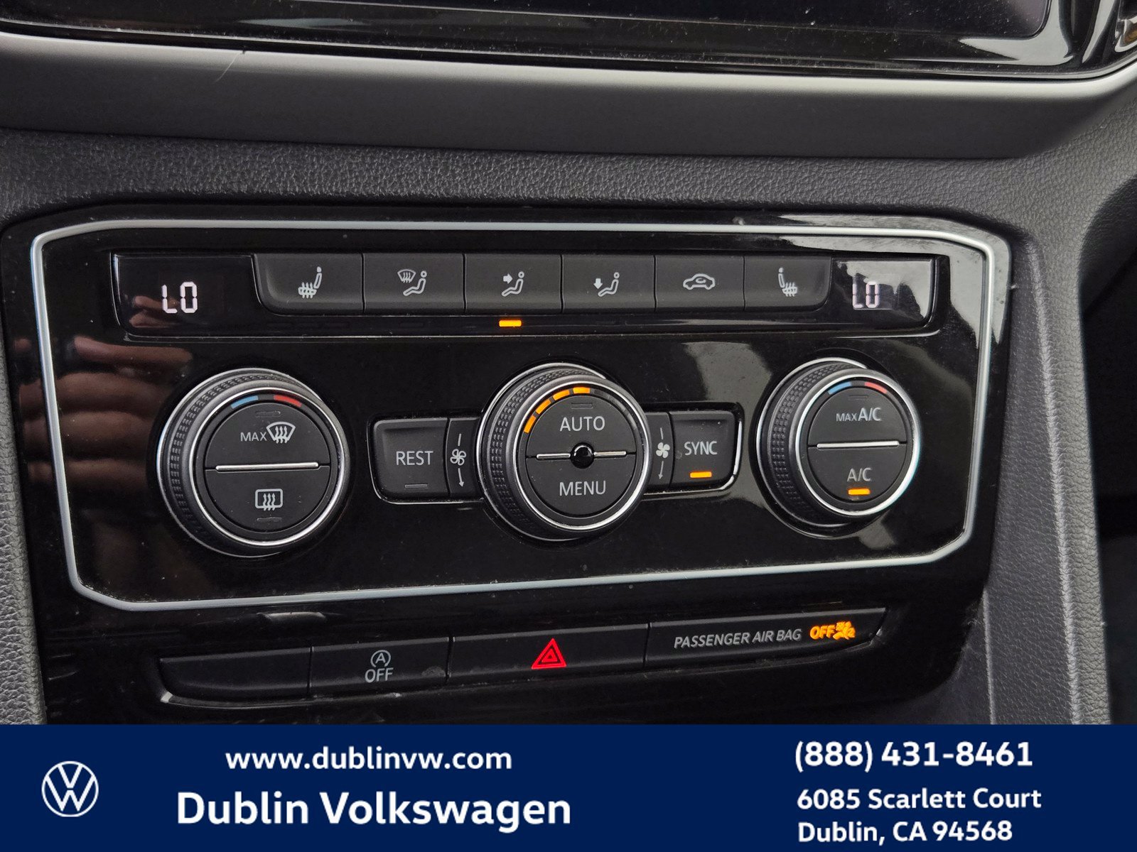 Used 2023 Volkswagen Atlas SE w/ Panoramic Sunroof Package FWD image 21