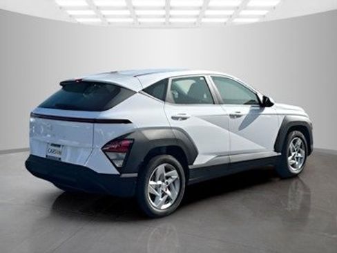 New 2026 Hyundai Kona SE image 5