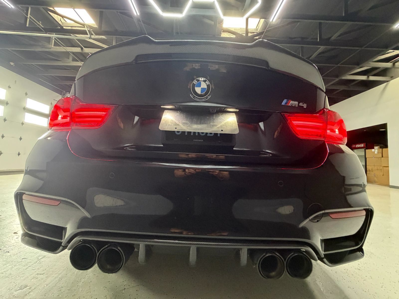 Used 2018 BMW M4 Coupe RWD image 12