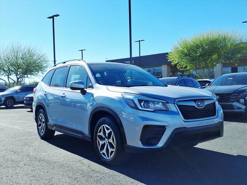 Used 2020 Subaru Forester Premium image 8