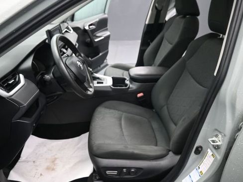 Used 2022 Toyota RAV4 XLE w/ Convenience Package AWD/4WD image 14