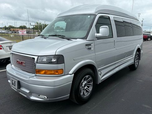 Used 2023 GMC Savana 2500 image 10