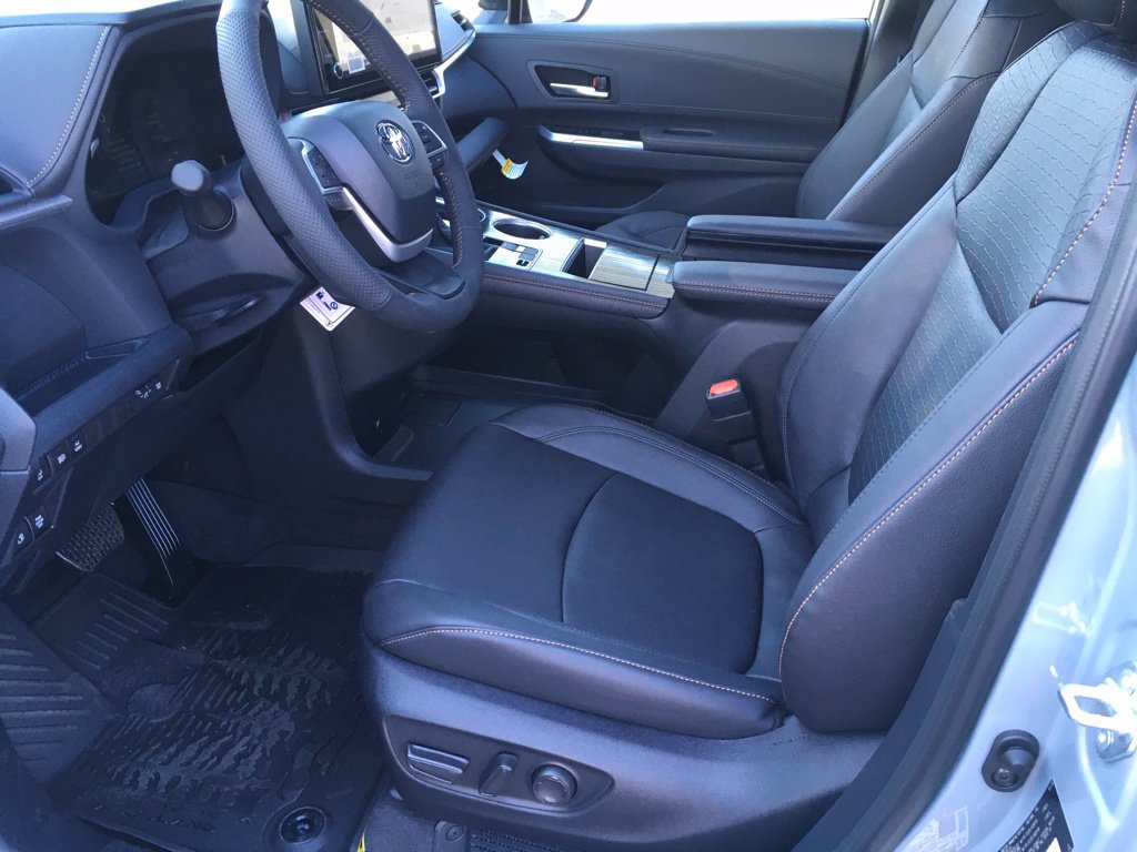New 2026 Toyota Sienna XLE Woodland Edition AWD/4WD image 22
