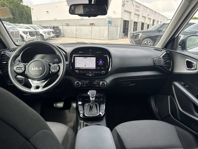 Used 2023 Kia Soul S FWD image 12