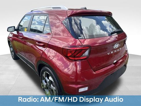 Used 2025 Hyundai Venue SEL FWD image 4