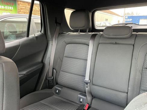 Used 2025 Chevrolet Equinox LT image 38