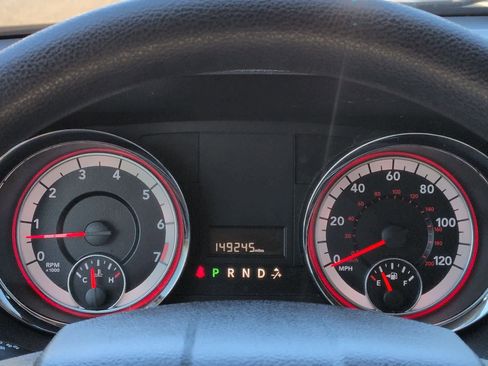 Used 2019 Dodge Grand Caravan SE w/ UConnect Hands-Free Group image 33