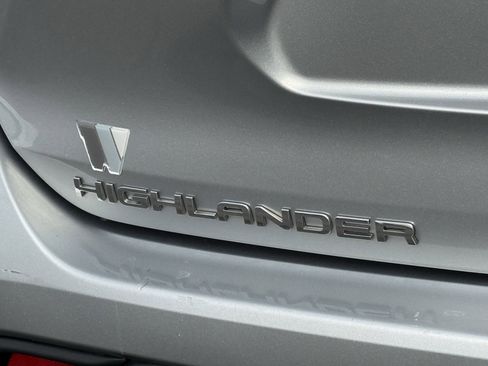 Used 2023 Toyota Highlander L image 41